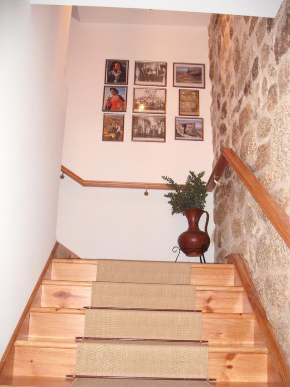 Casa Pires Mateus Guest House มอนซานโต ภายนอก รูปภาพ