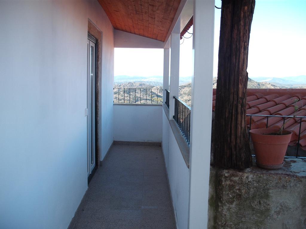 Casa Pires Mateus Guest House มอนซานโต ภายนอก รูปภาพ